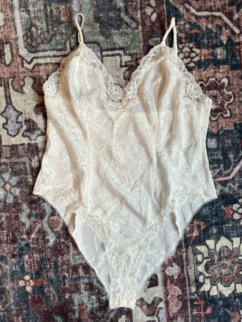 Women’s Vintage Satin Lace Ivory Bodysuit with Delicate Floral Embroidery M